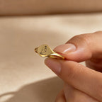 Personalized Pet Name Signet Ring for Women – Custom Pet Silhouette Engraved Jewelry Gift for Her